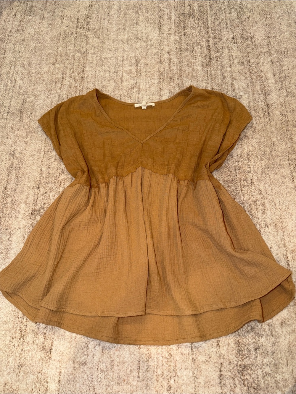 Promesa Two-Tone Brown Short Sleeve Peplum Blouse